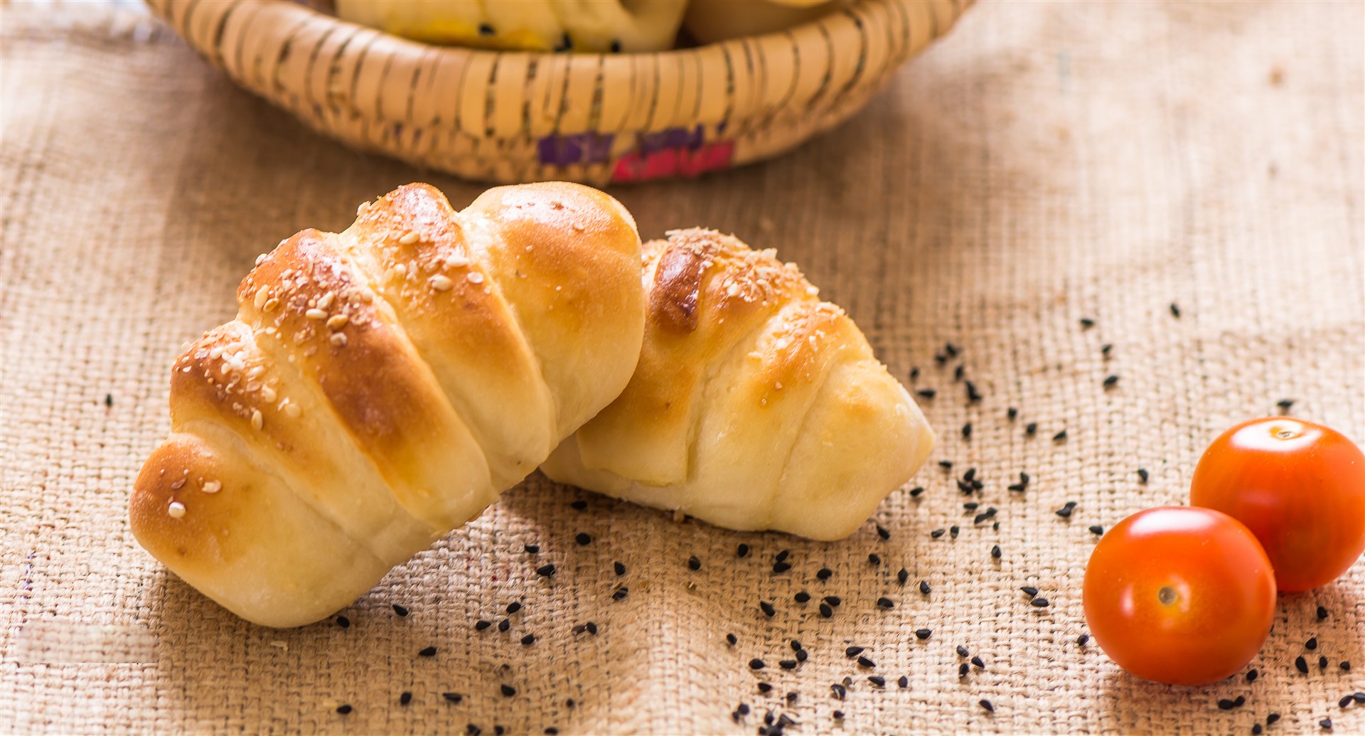 high-angle-view-breads-tomatoes-burlap (Custom)